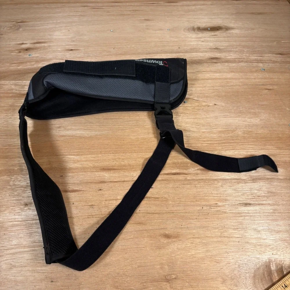 Townsend Arm Sling Shoulder Immobilizer Black Mesh Padded S/M Medical Support